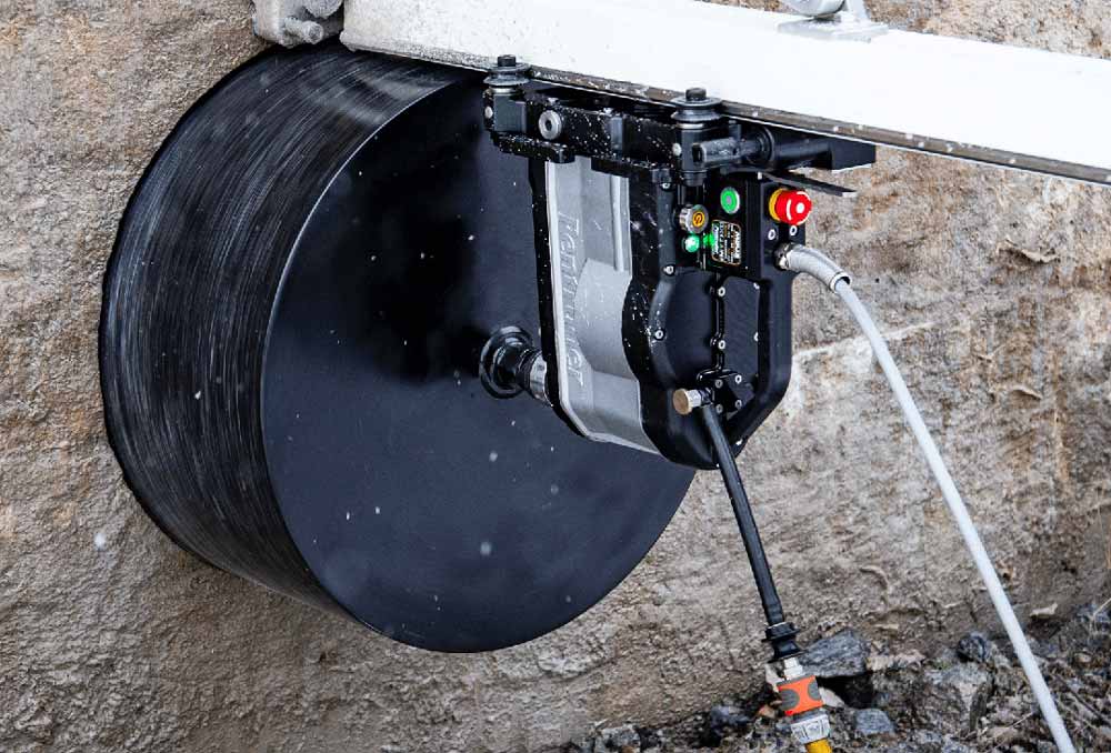 zoomed in on the MDU3 core drill to show the core bit spinning.